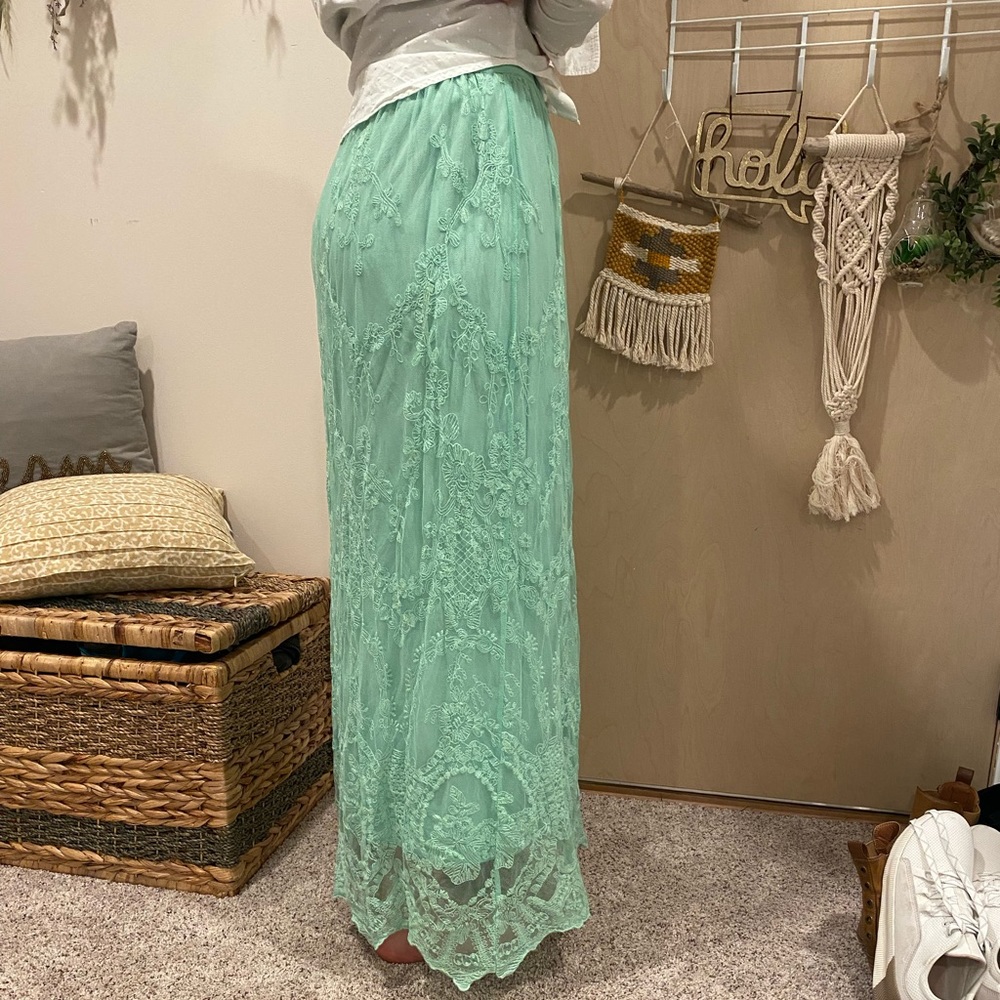 Maxi lace skirt